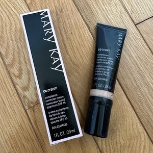 Mary Kay CC Cream Broad Spectrum SPF 15 Light to Medium
